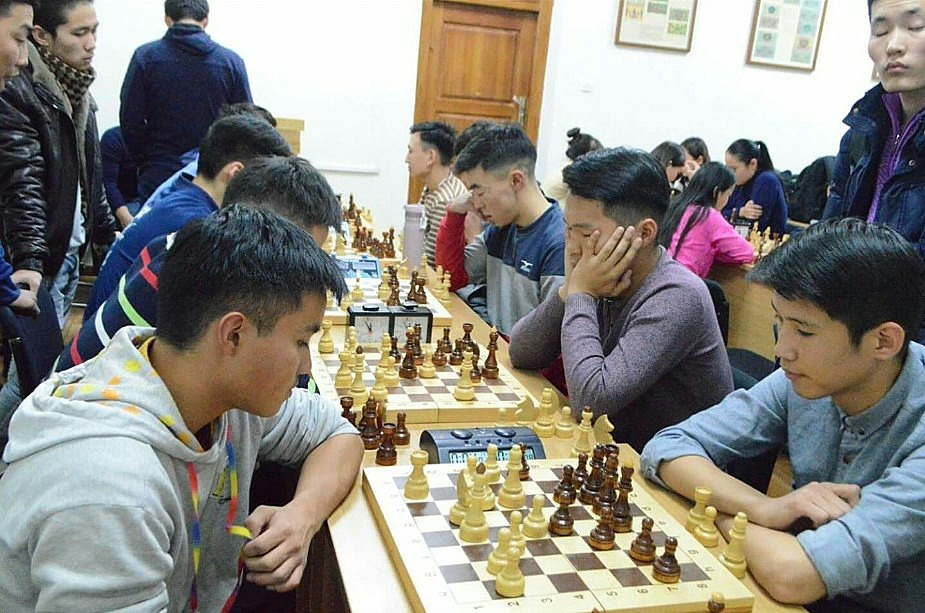 Участник мейджора bLitz — мастер ФИДЕ по шахматам. Его первая команда ...