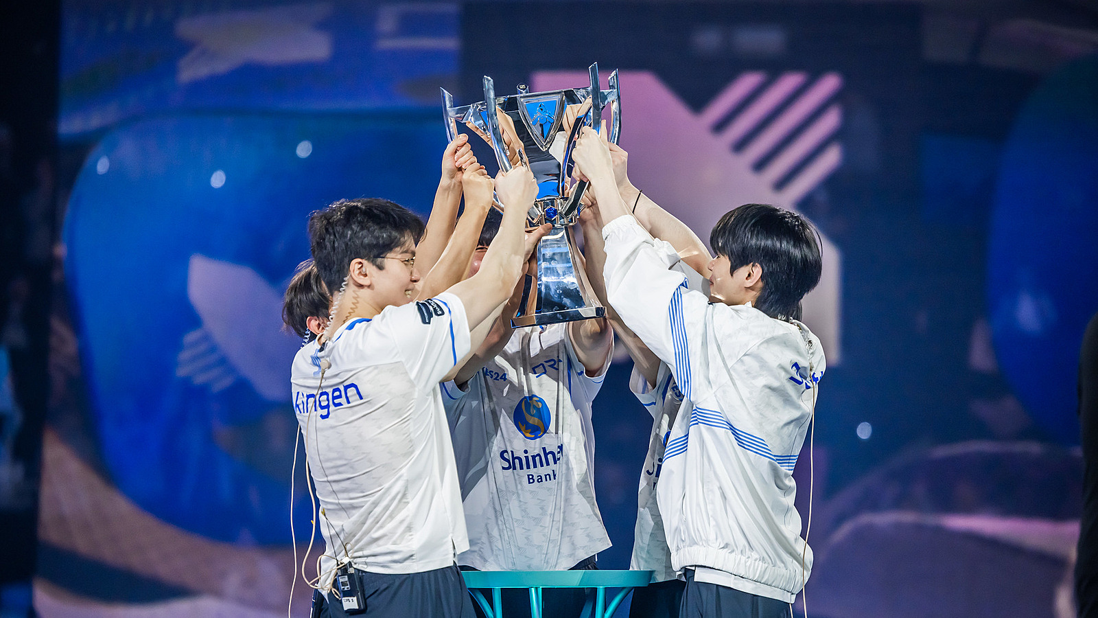 LoL Worlds 2022 Winner: DRX wins the LoL Championship 2022 - The SportsRush