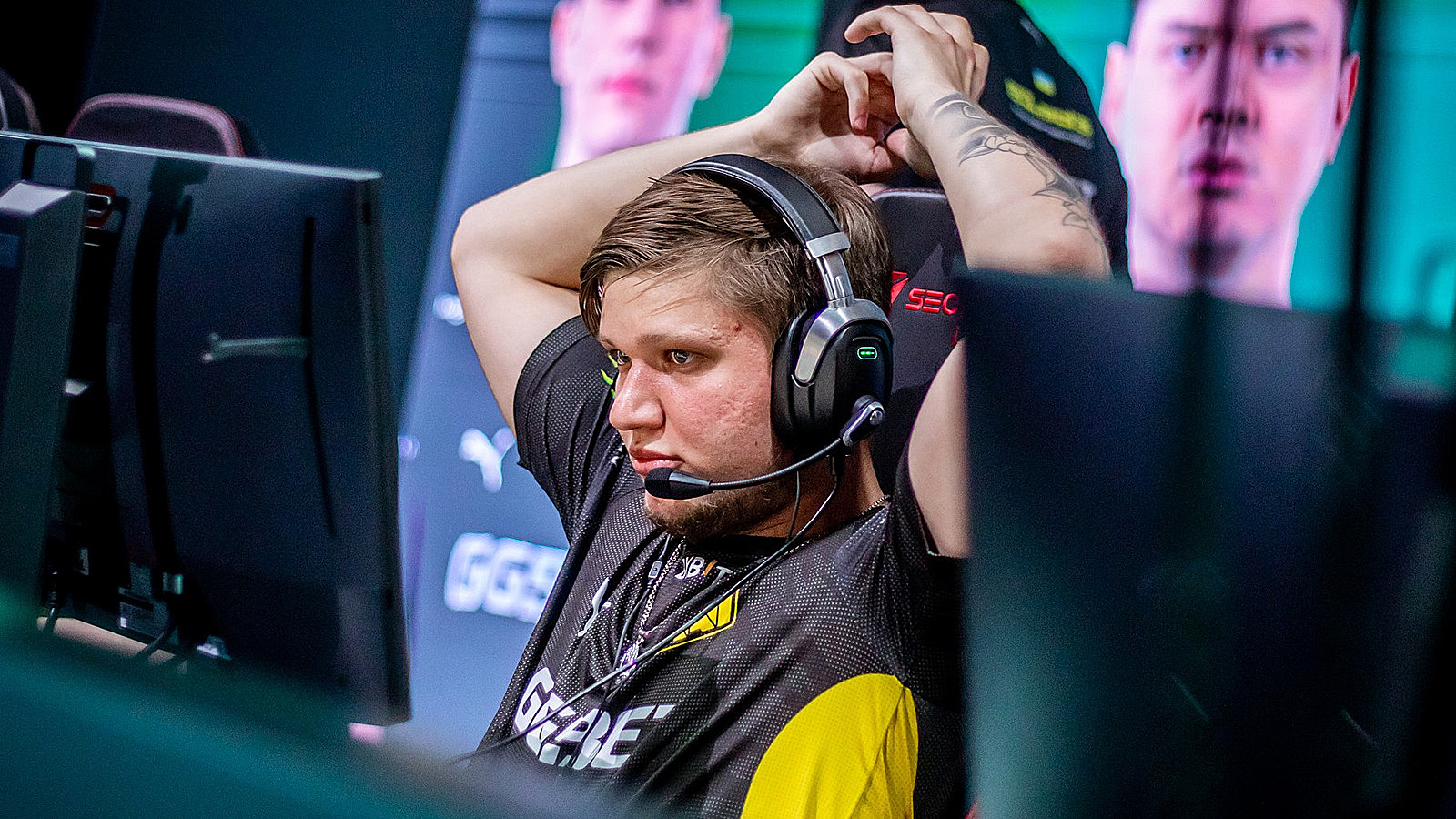 Strike news. Navi s1mple. Киберспорт Navi. CS go Navi 2023. S1mple 2022.