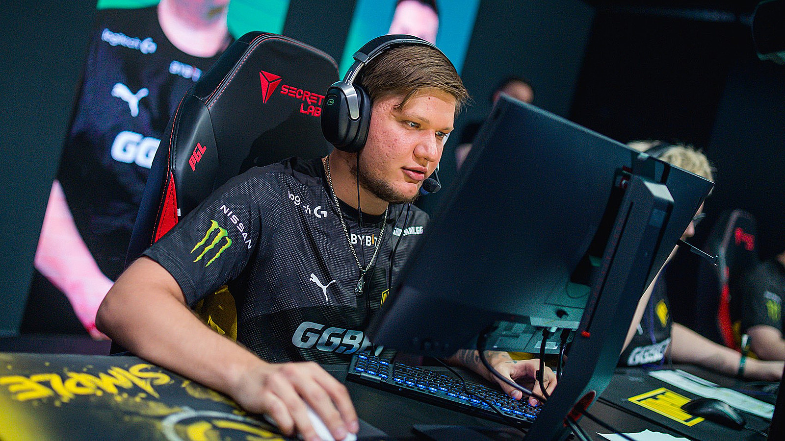 S1mple проиграл 10 тысяч долларов на аим-карте — его соперником был  Lobanjica — Escorenews