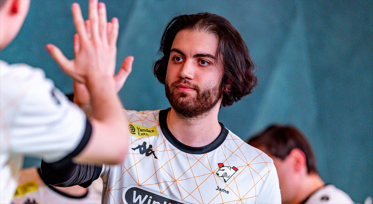 ура. потому что я победитель по жизни. смута игра. выиграла конкурс мем. честный спорт.