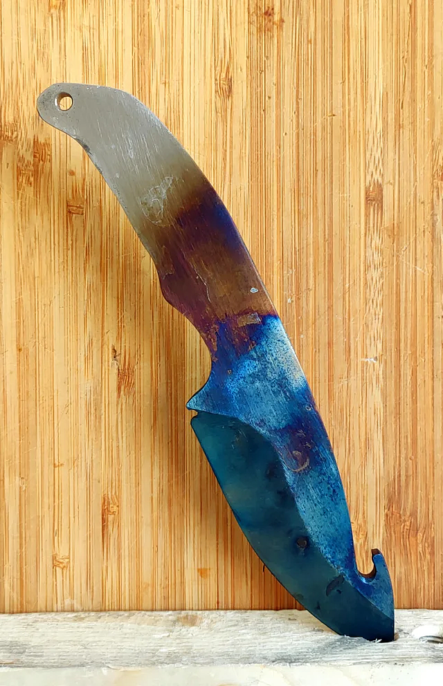 Blue gem knife. Нож Blue Gem. Нож с лезвием-крюком поверхностная закалка Блю гем. Нож с лезвием крюком Блю гем. Нож крюк Blue Gem.